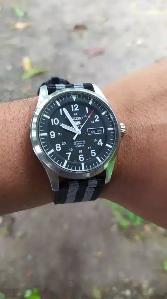 seiko military snzg13k1