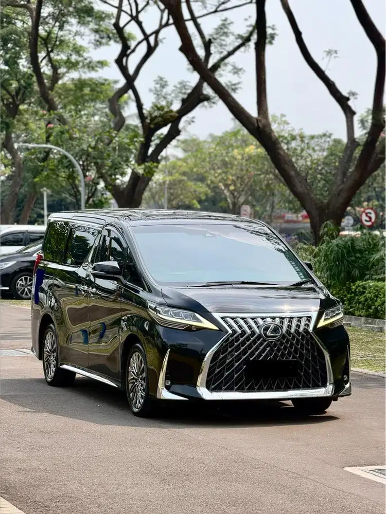 CASH Lexus LM350 7 Seater 2021 Good Condition