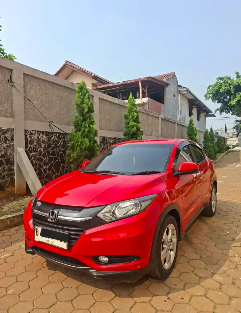 (Harga Cash) HRV E CVT NIK 2016 Merah