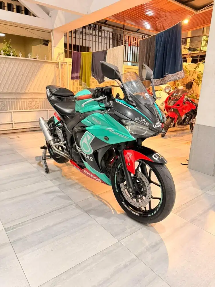 Yamaha R25 YFZ tahun 2014