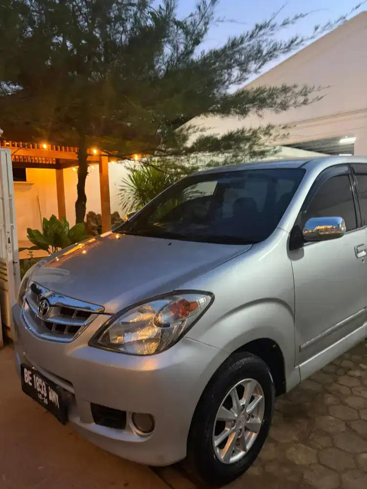 Avanza G tahun 2011 warna silver