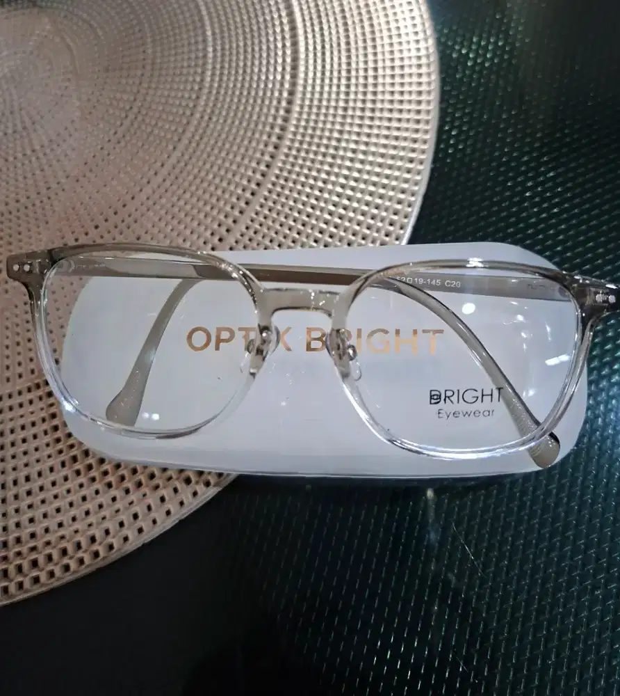Dijual Frame kacamata Bright