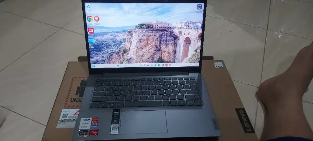 Lenovo Ideapad 3 ( 14ABA7 ) AMD Ryzen 5