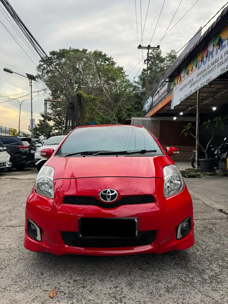 Yaris E Automatic 2012.. Like New