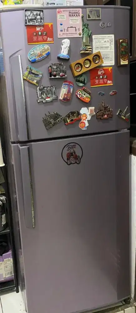Lemari Es LG Dua Pintu