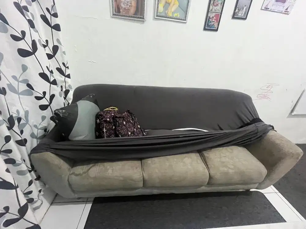 Sofa ruang tamu
