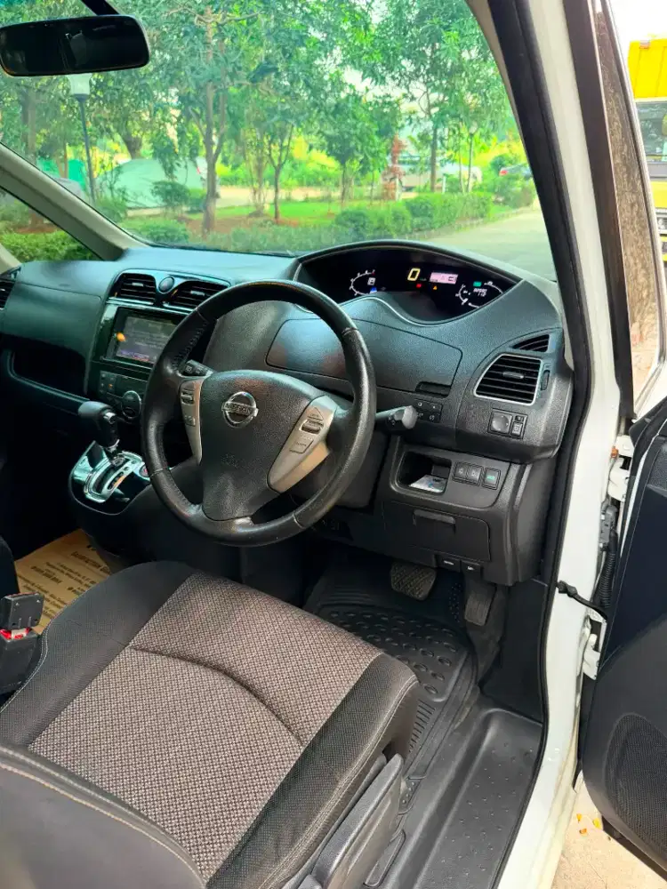 Jual Cepat Siap Pakai Nissan Serena HWS 2016