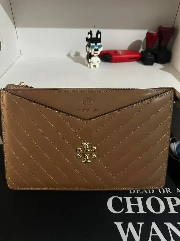 SET TAS & DOMPET CEWE MASIH BARU