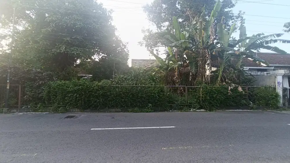 TANAH STRATEGIS DI JL. TIRTODIPURAN 54/ DEPAN BATIK WINOTOSASTRO