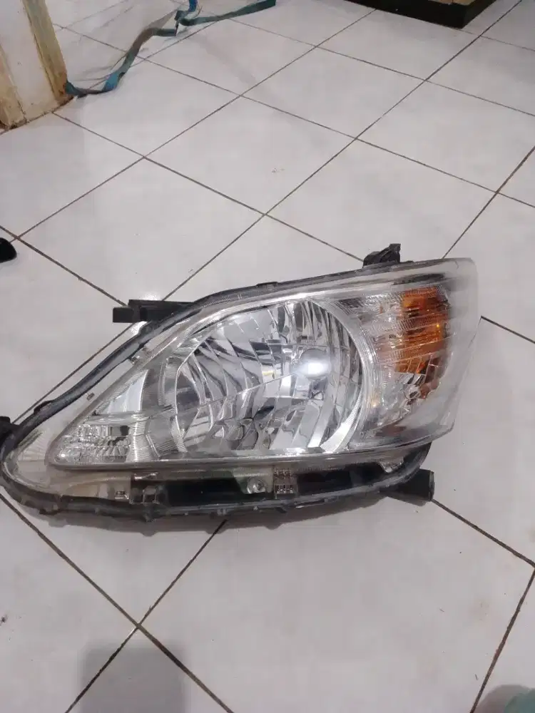 Headlamp kiri Innova barong