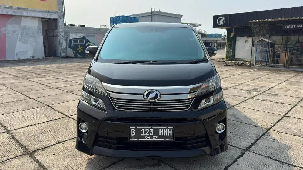 Toyota Vellfire 2.4 ZG at Premium Sound, hitam 2012