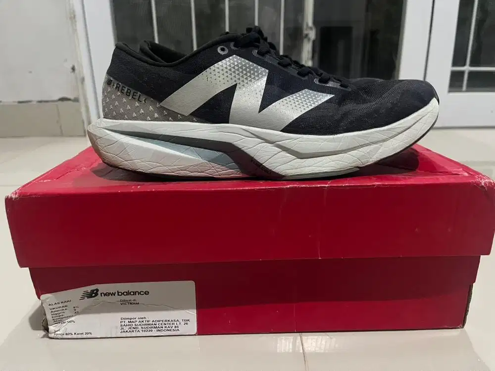 Sepatu new balance rebel v4 size 43 black