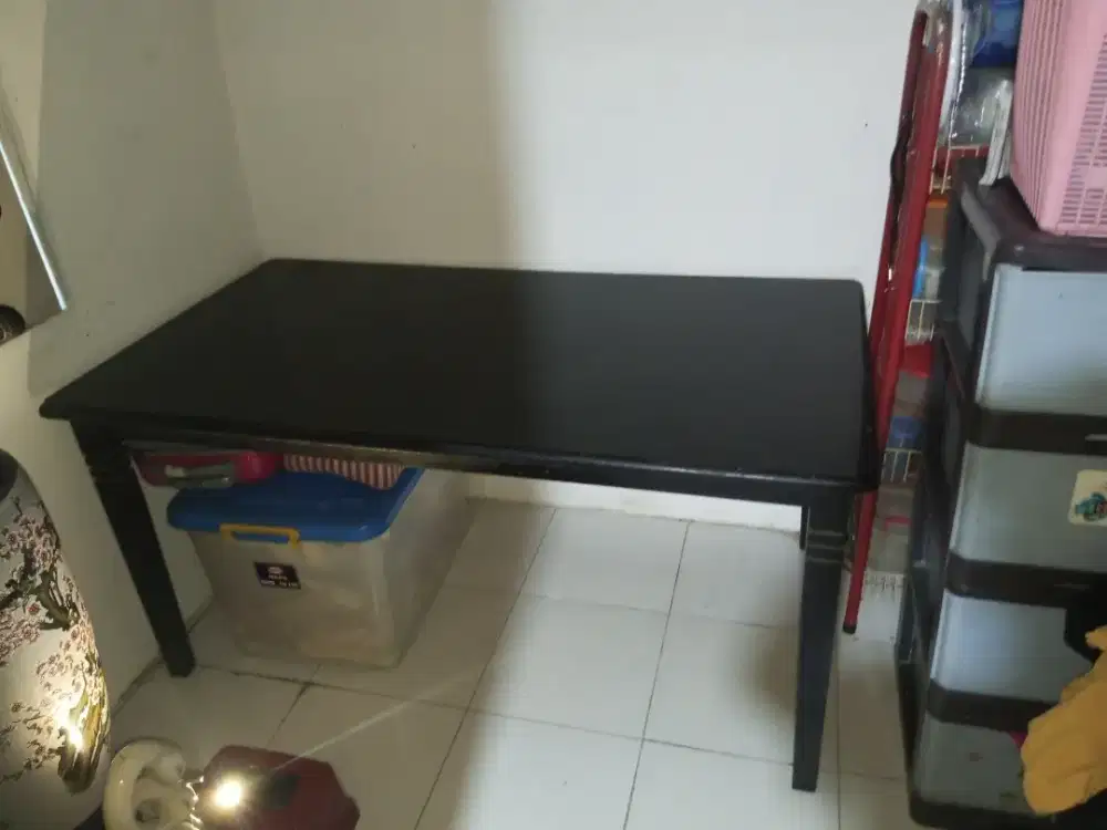 Meja makan 6 kursi