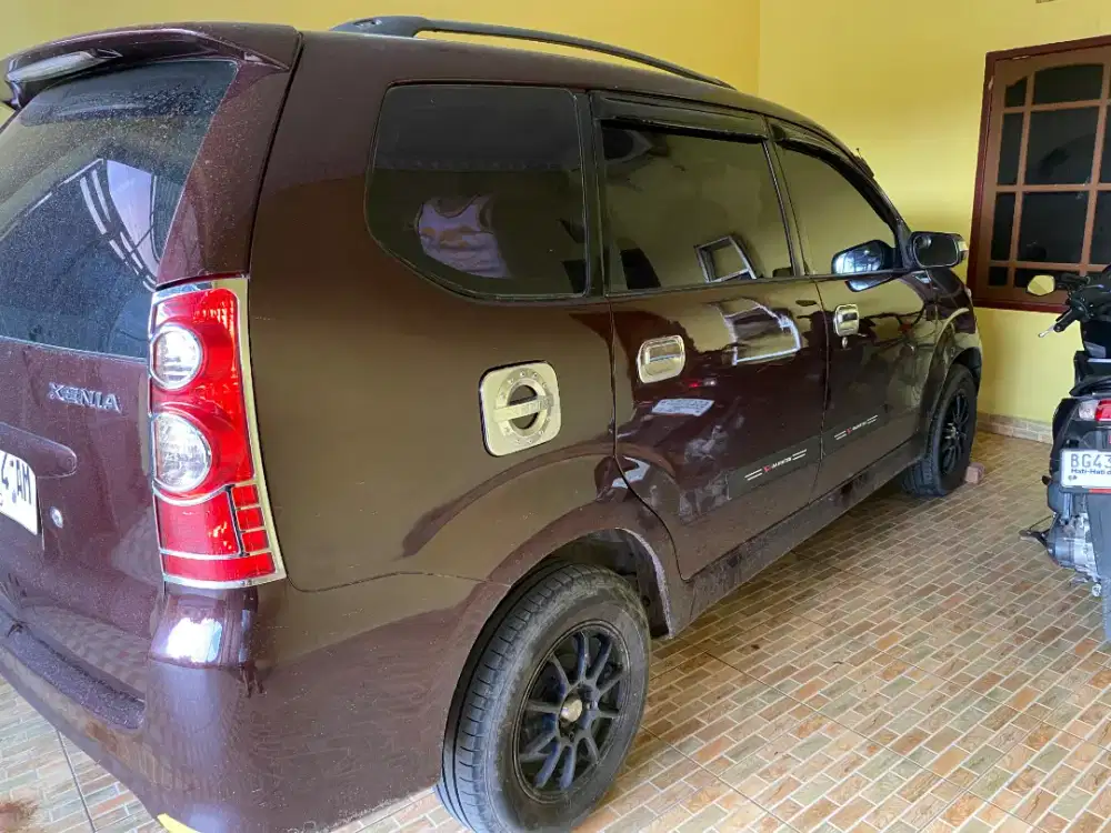 Mobil Xenia 2009 mulus BISA NEGO