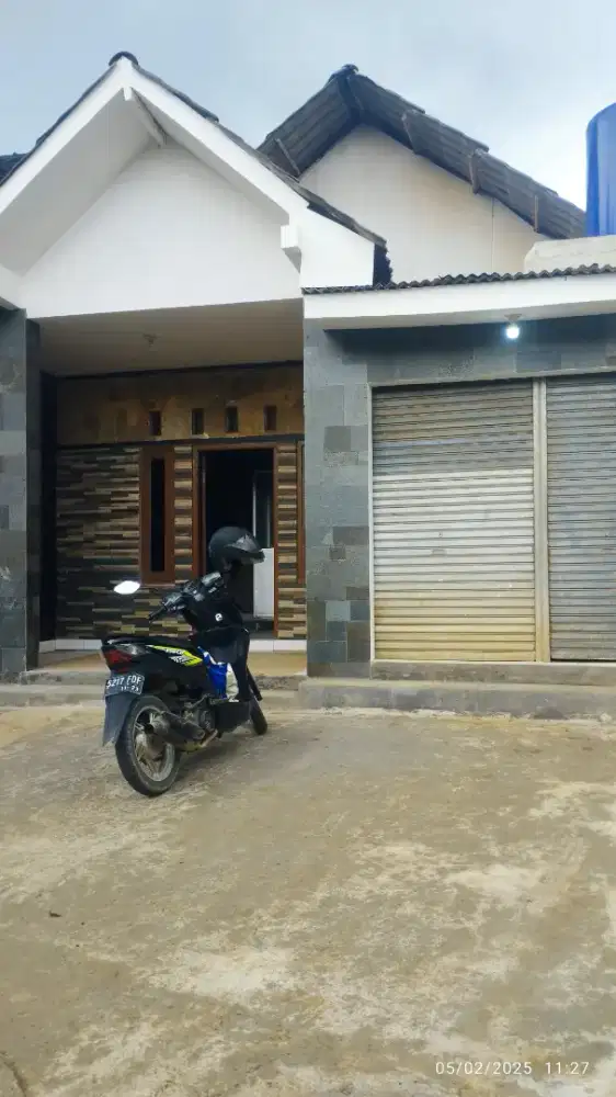Dijual rumah pinggir jalan raya,bisa buat usaha