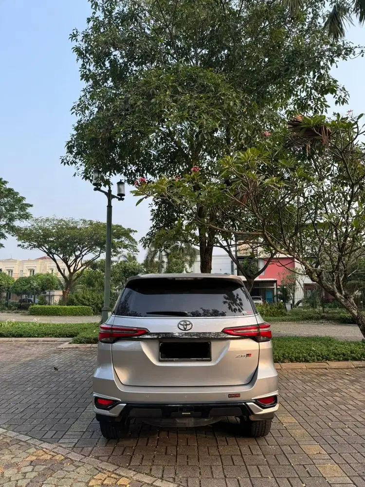 Toyota Fortuner VRZ GR Sport Non trd 2022 Diesel Automatic 2.8 Silver