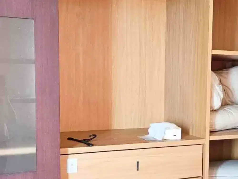 Di sewa Apartemen gading mediterania 2 kamar jadi 1 semi furnish dekat moi dan artha gading di geding mediterania Kelapa Gading Jakarta Utara