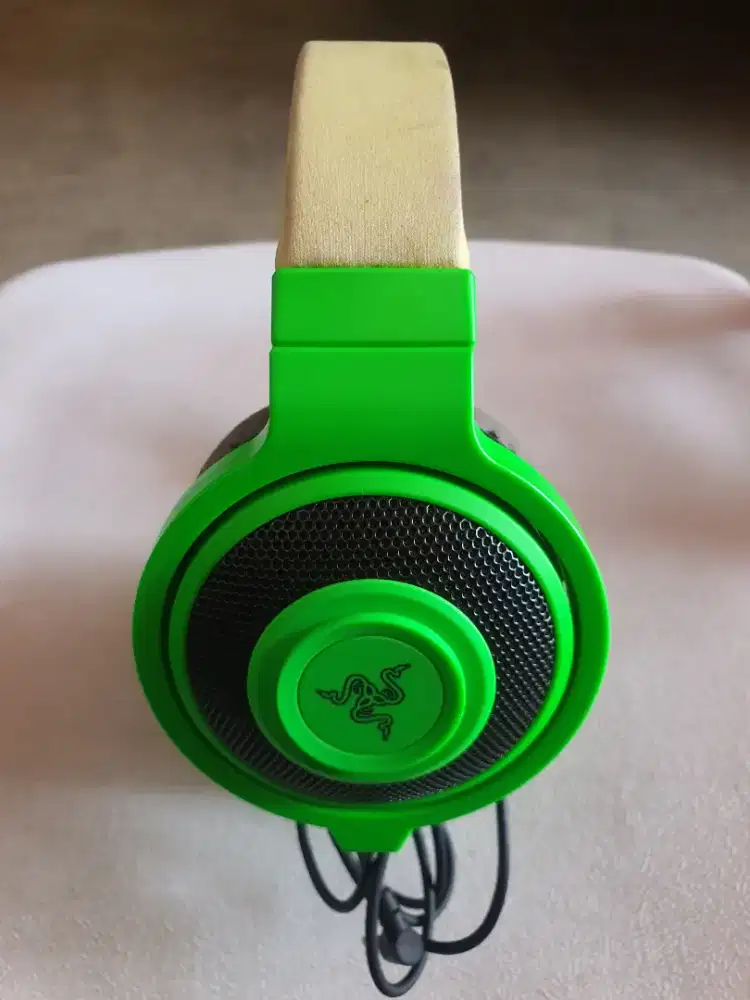 Headset gaming Razer Kraken Pro V2 (BACA DESKRIPSI)