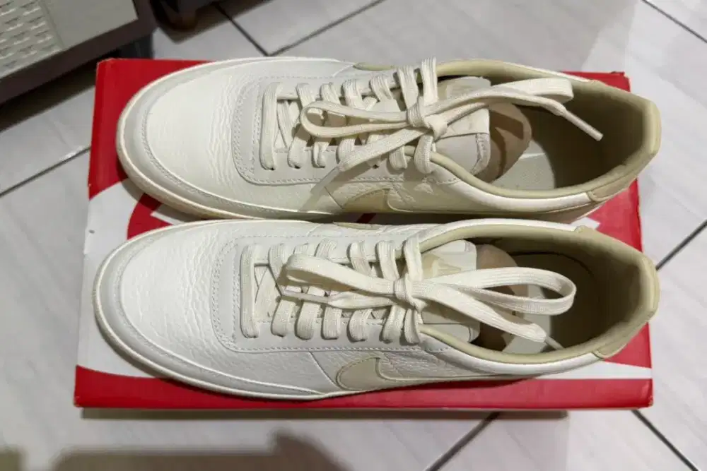 Sepatu Nike baru belum pernah pakai