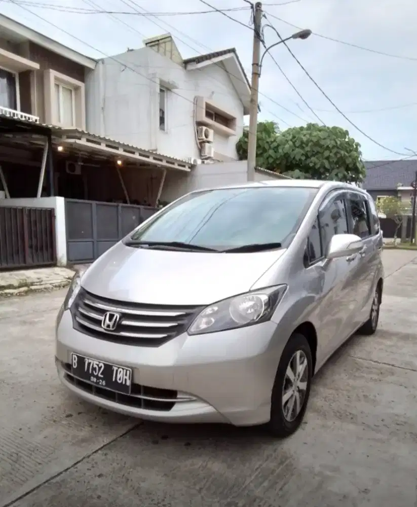 Honda freed e psd 2011 matic istimewa sekali