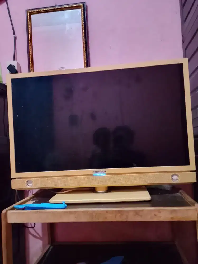TV Polytron tipe PLD32D905W 32 inc