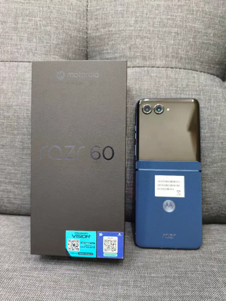 motorola flip razr 60 8/256 mulus like new