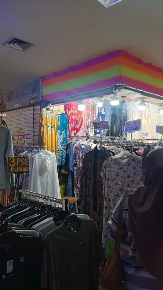 jaga baju di PGC Cililitan