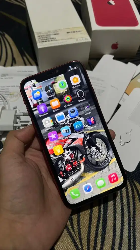 iPhone 11 Red 64gb lolos waitlist permanen sejak 2021