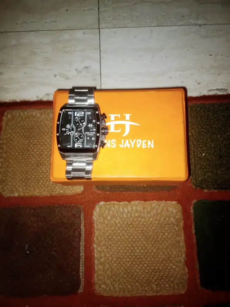 jam tangan komplit normal berfungsi semua