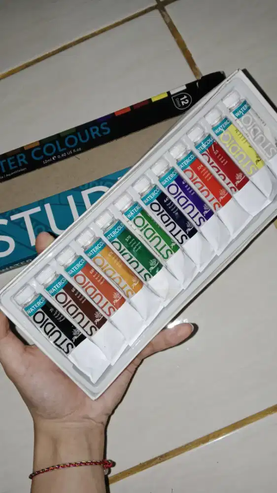 1 SET WATER COLOURS PHOENIX