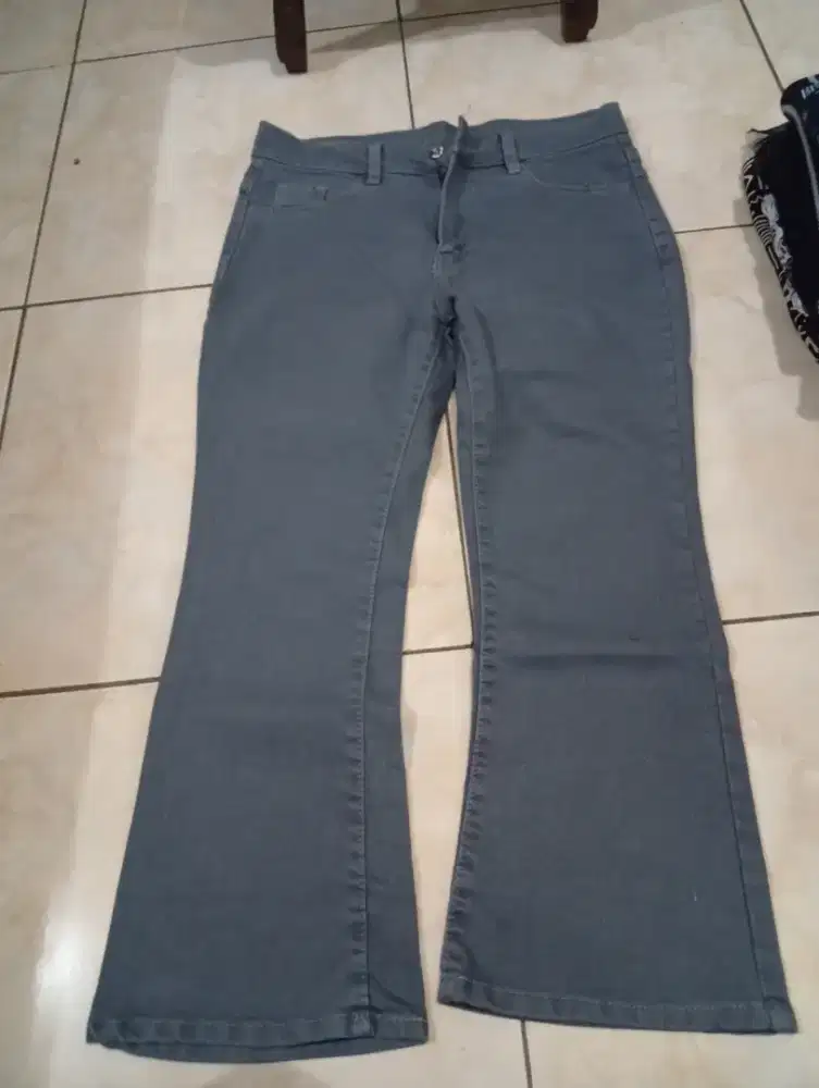 Celana 20.000 Nett Per-Pcs