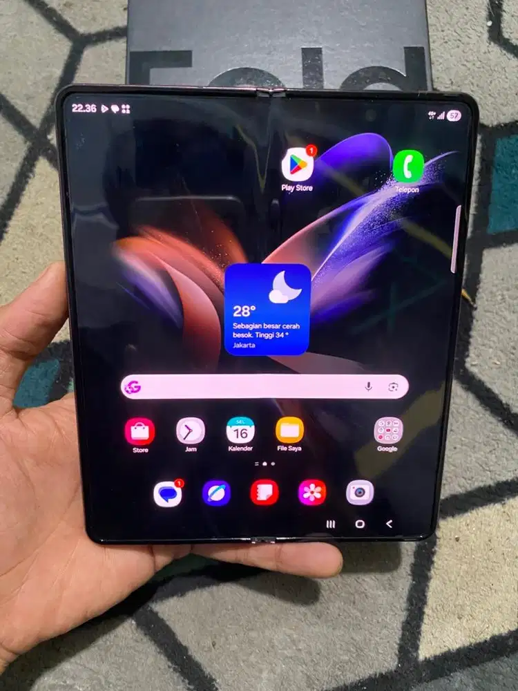 Samsung Z Fold 4 12/512 GB Fullset ada mines