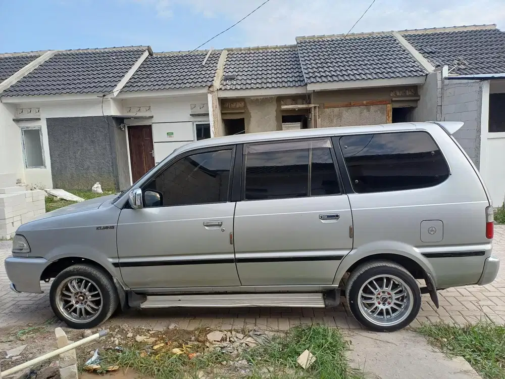 Toyota Kijang 2000 Bensin