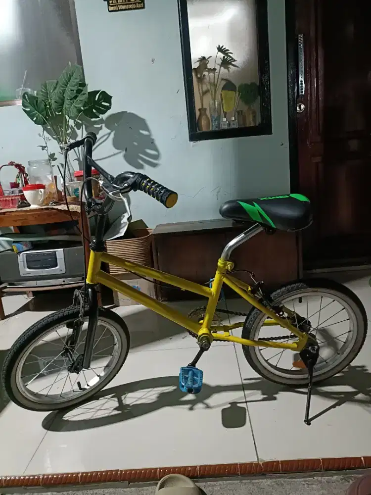 Sepeda anak anak UK 16