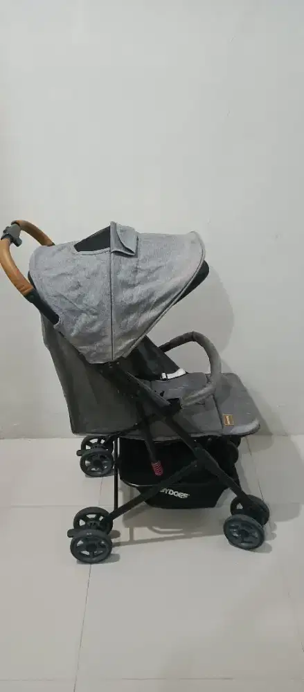 Stroller bayi babydoes