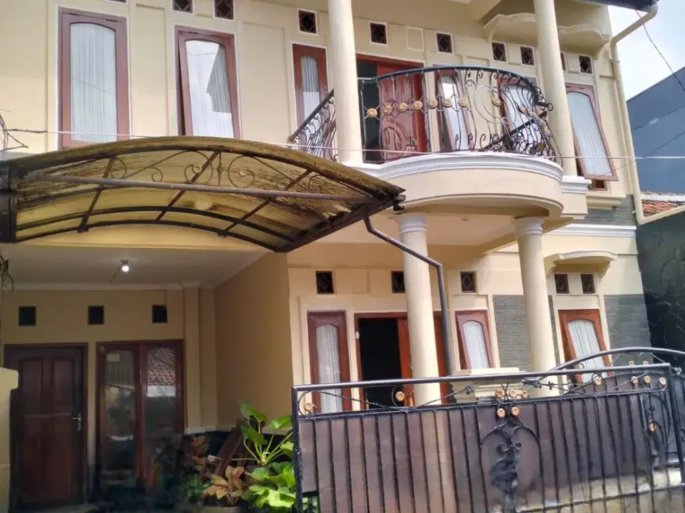 Rumah Cantik Antapani, Tinggal Bawa Koper Langsung Huni!