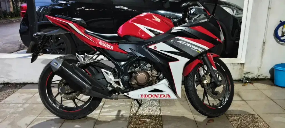 Honda CBR 150 R Facelift 2016 - Mesin Super Jos - KM 21rban Low Odo