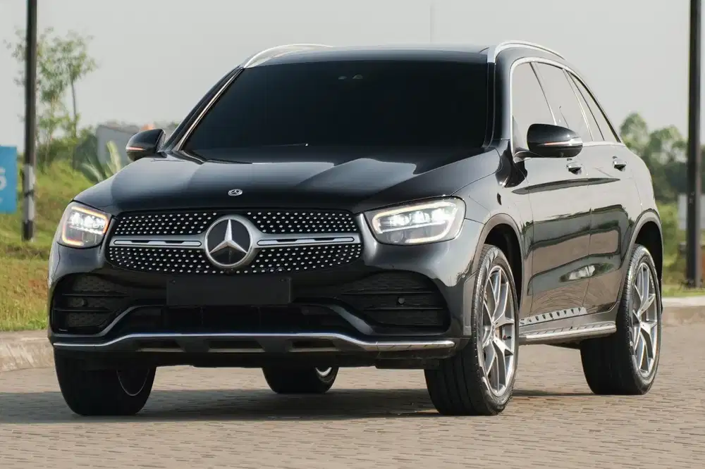 Mercedes Benz GLC200 AMG Facelift 2020 Black Warranty 320i c300 gla200