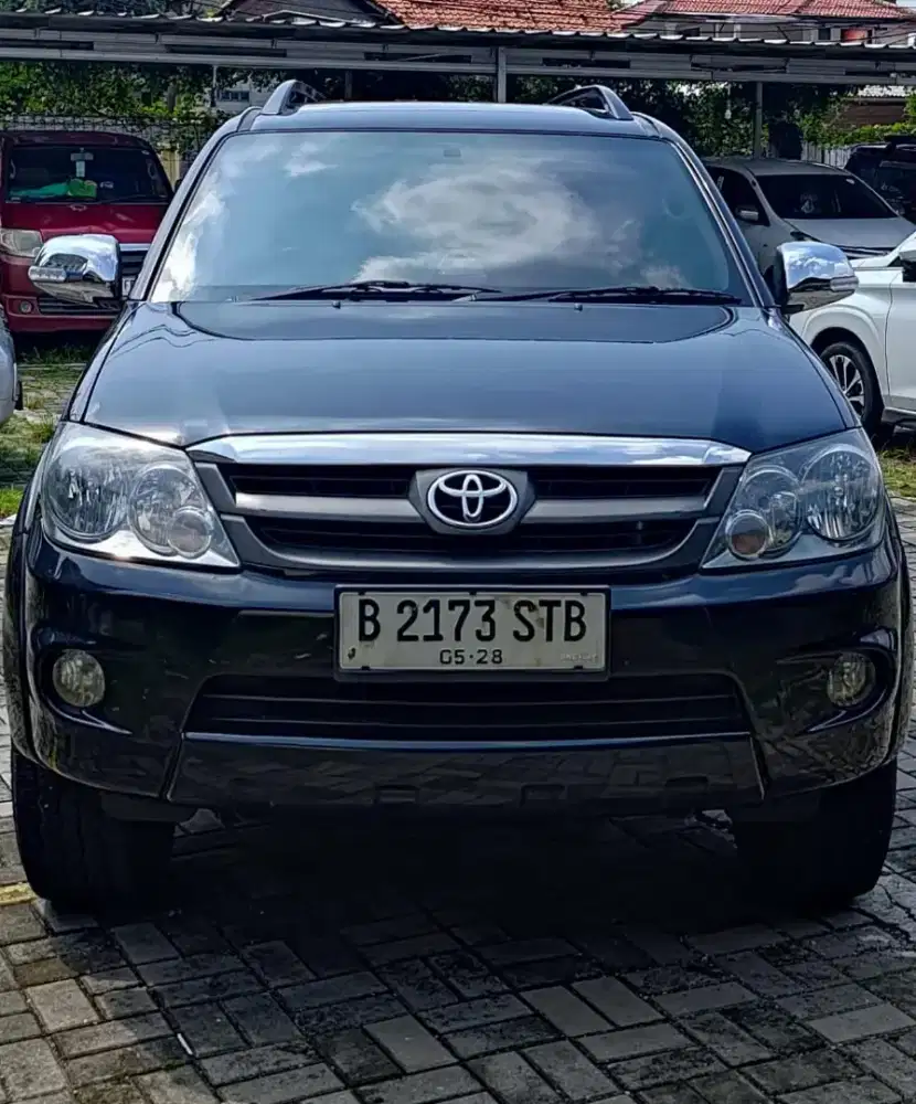 Toyota Fortuner 2008 2.5 G Solar - MT