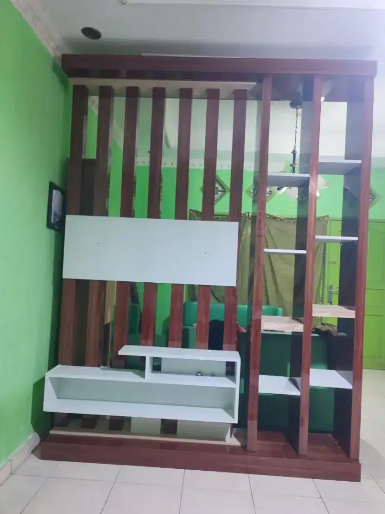 Lemari furniture ruangan TV