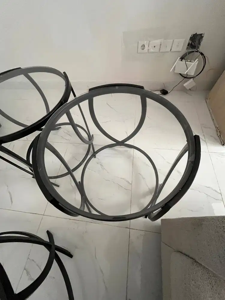 set meja bulat ashley informa