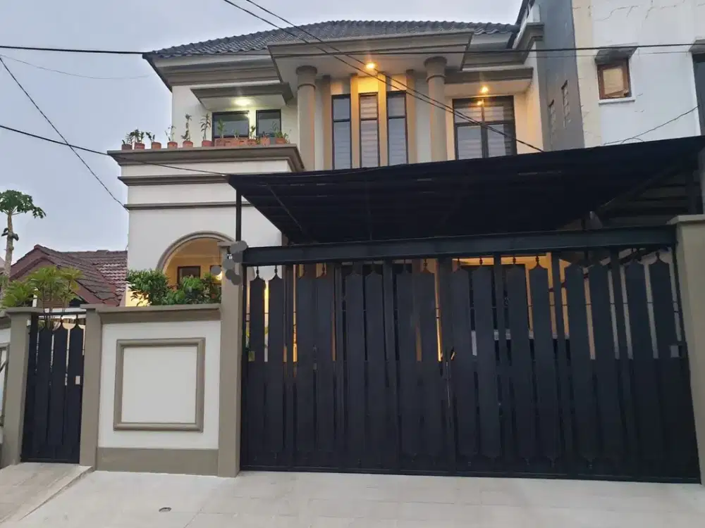 RUMAH CANTIK DAN RAPI 2 LANTAI DI NUSA LOKA BSD 'DMB29'