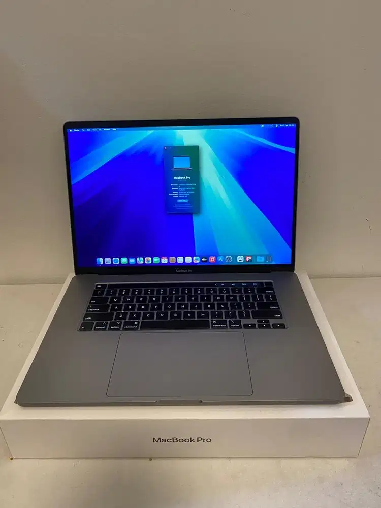 Macbook Pro 2019 i9 16 Inch 16/1TB Ibox