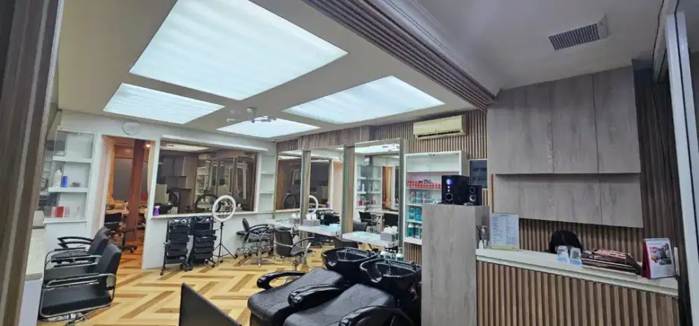 SEWA Salon Barber Gunting Cukur Rambut Meni Pedi KOMPLIT Pralatan BARU