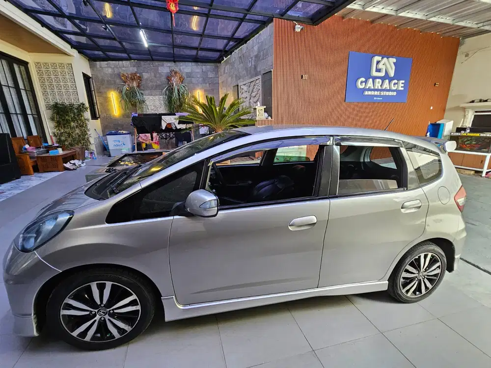 Honda Jazz 2011 Bensin
