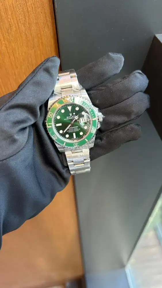 RLX Submariner Date 116610LV Green