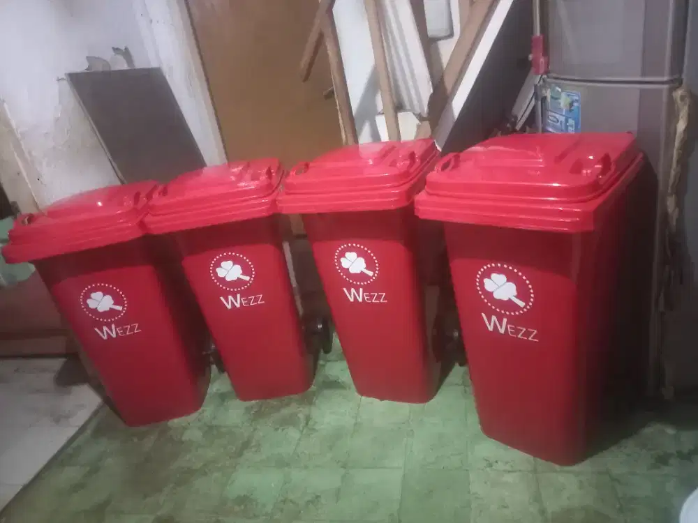 Tempat Bak Sampah Roda
Uk besar 120lt BARU