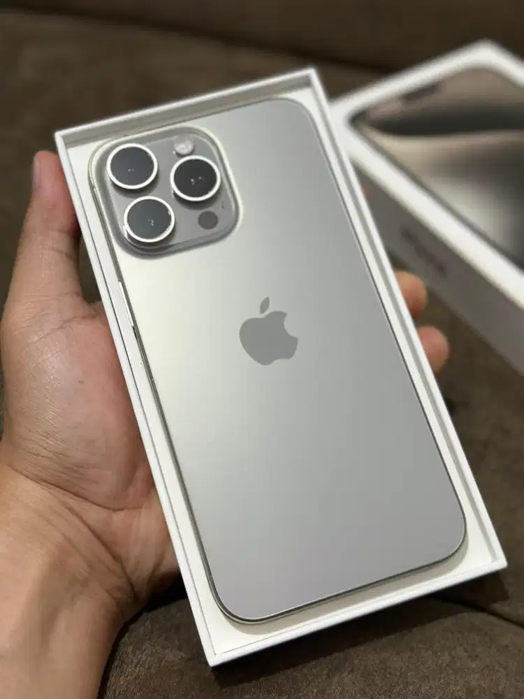 iBox | iPhone 15 Pro Max 256GB, Fullset Natural Titanium Resmi TT 14
