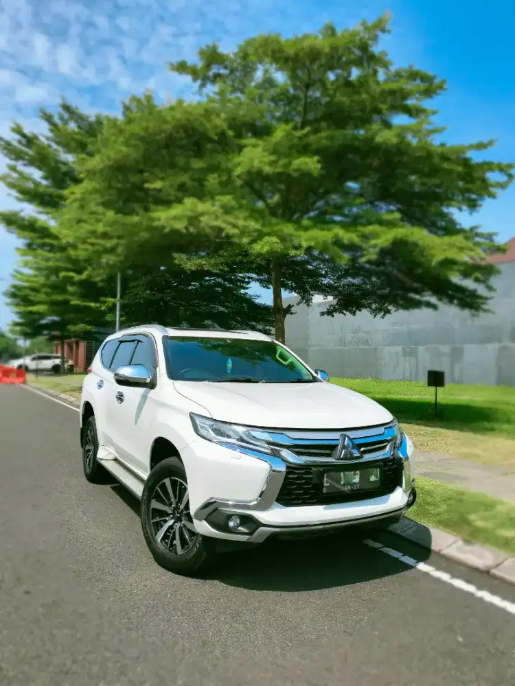 Pajero sport Dakar matic 2017 warna putih