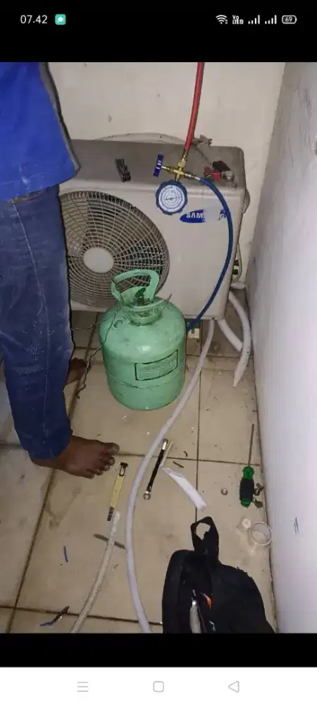 Jasa servis AC kulkas mesin cuci kompa air dll